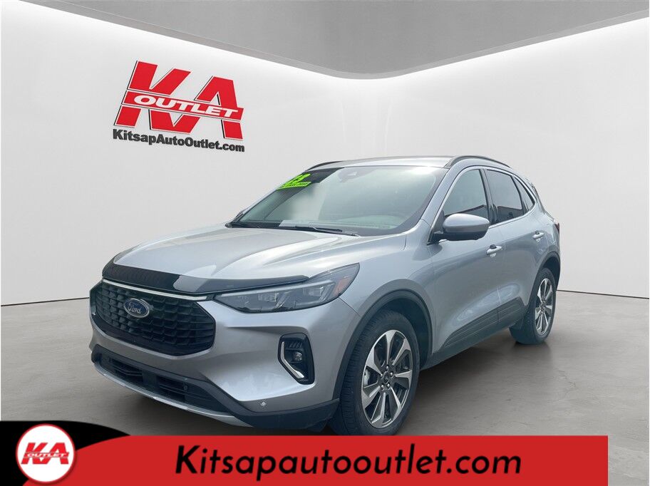 2023 Ford Escape Platinum Sport Utility 4D