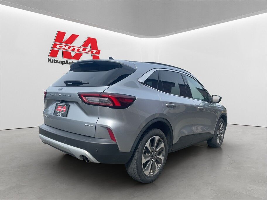 2023 Ford Escape Platinum Sport Utility 4D