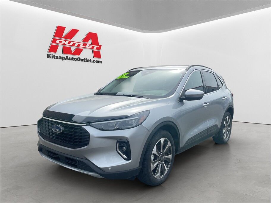 2023 Ford Escape Platinum Sport Utility 4D