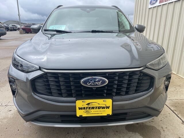 2023 Ford Escape Platinum Watertown SD