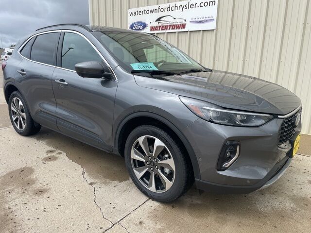 2023 Ford Escape Platinum Watertown SD