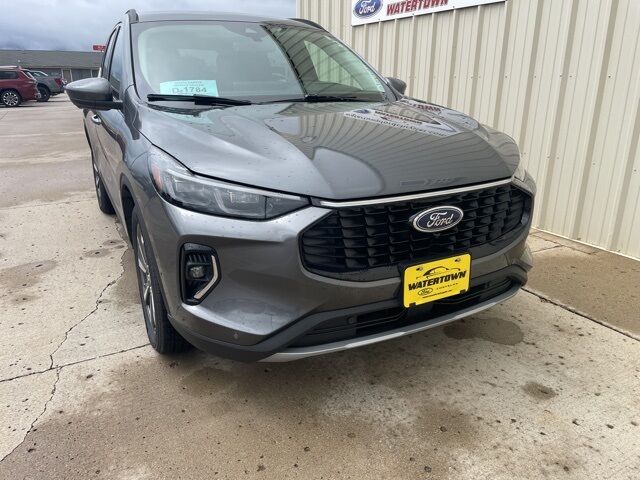 2023 Ford Escape Platinum Watertown SD