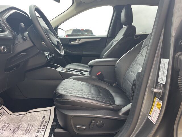 2023 Ford Escape Platinum Watertown SD