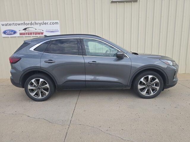 2023 Ford Escape Platinum Watertown SD