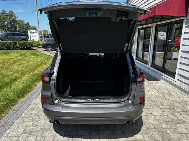 2023 Ford Escape ST-Line Elite photo 8