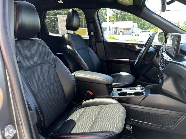 2023 Ford Escape ST-Line Elite photo 17