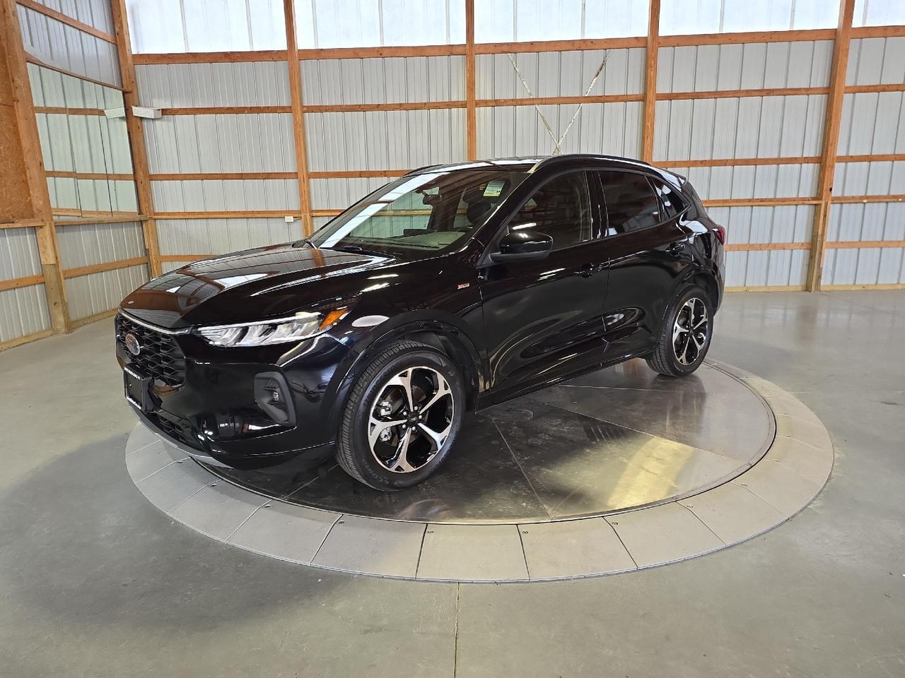 2023 Ford Escape ST-Line Select Sand Lake NY