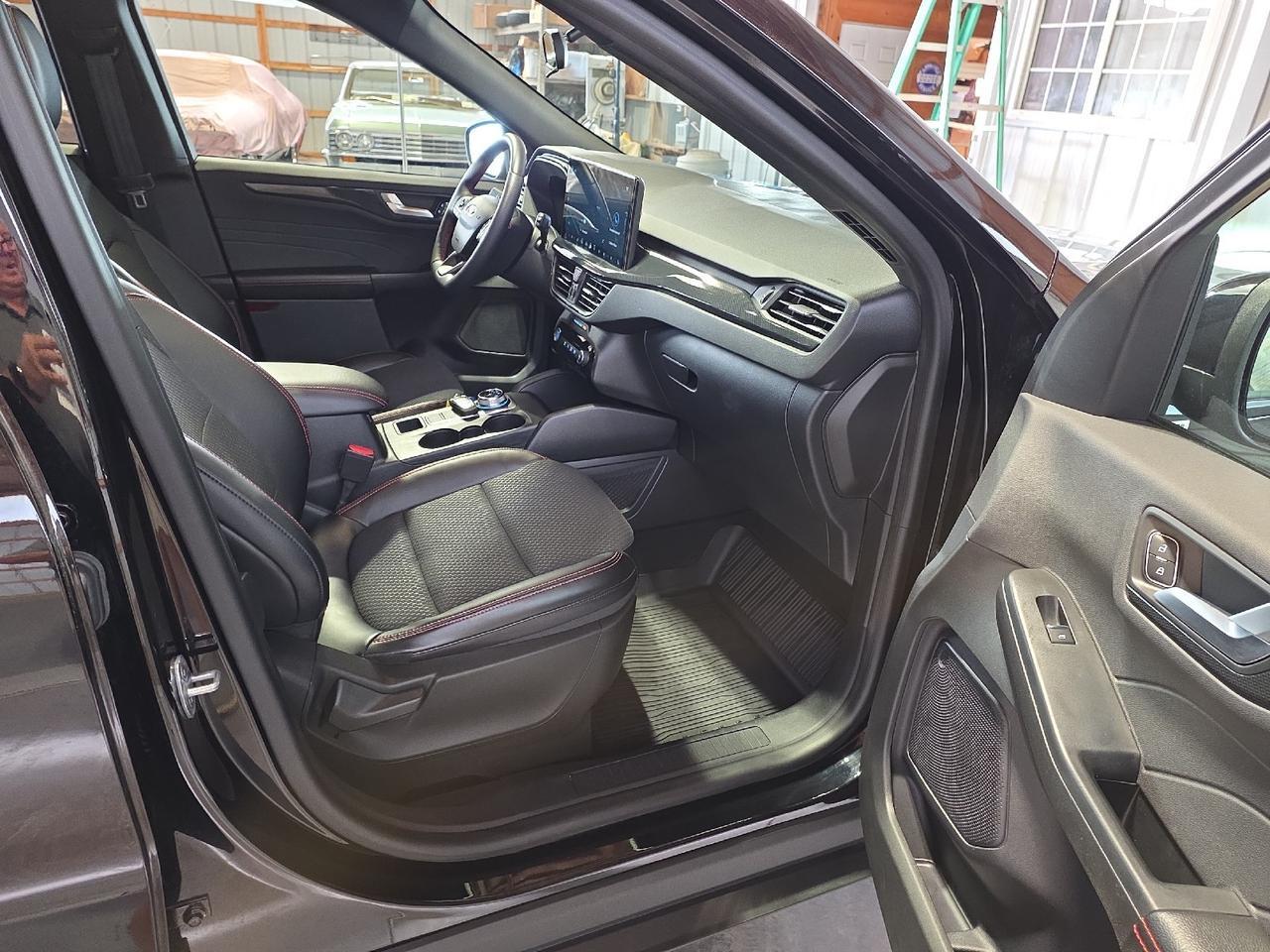2023 Ford Escape ST-Line Select Sand Lake NY