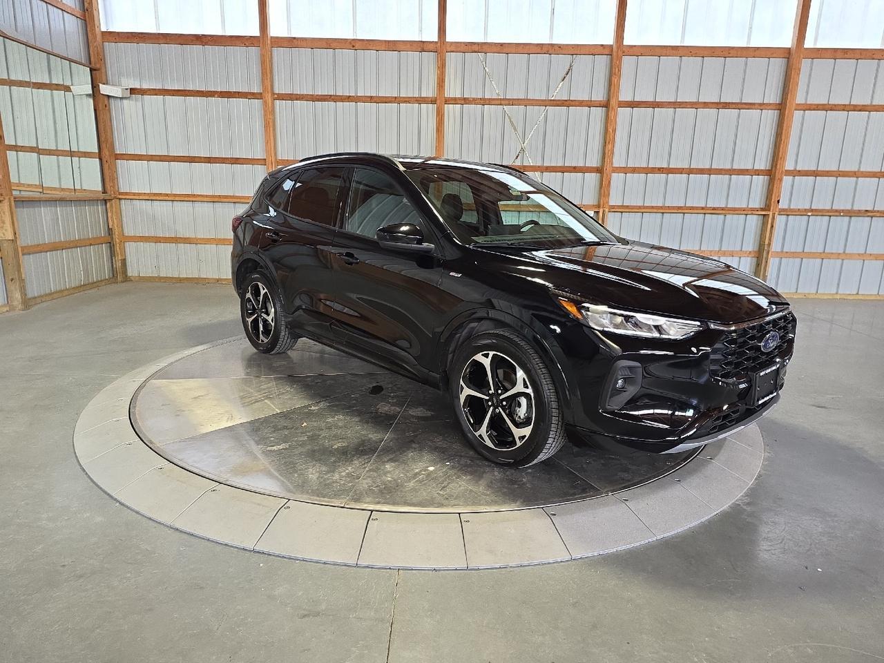 2023 Ford Escape ST-Line Select Sand Lake NY