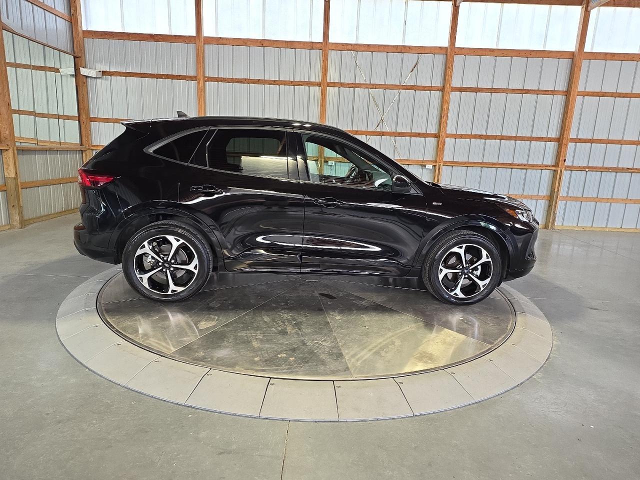 2023 Ford Escape ST-Line Select Sand Lake NY