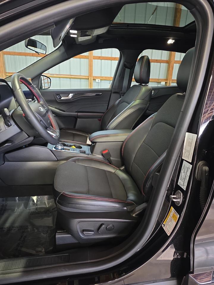 2023 Ford Escape ST-Line Select Sand Lake NY