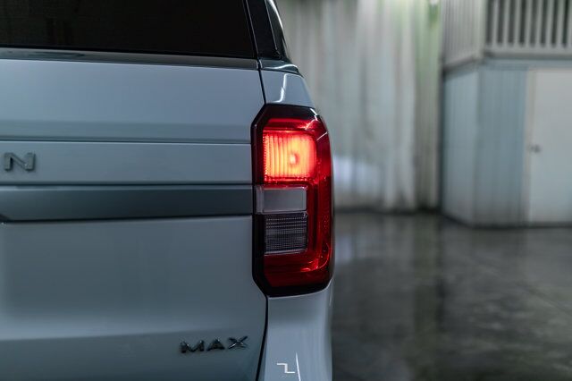 2023 Ford Expedition 4x4 SSV Nav Bcam 3rd Row Red Deer AB