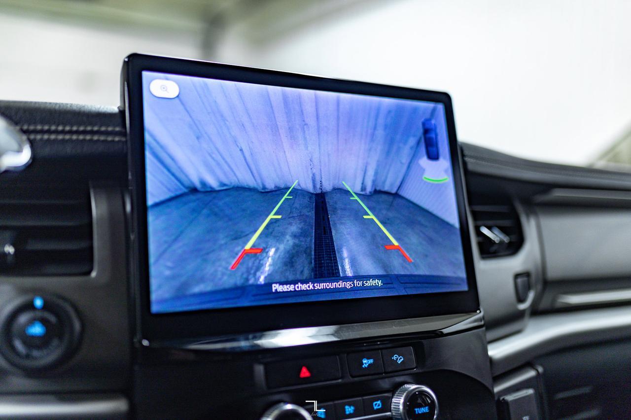 2023 Ford Expedition 4x4 SSV Nav Bcam 3rd Row Red Deer AB