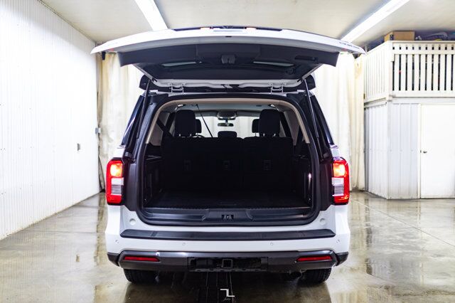 2023 Ford Expedition 4x4 SSV Nav Bcam 3rd Row Red Deer AB