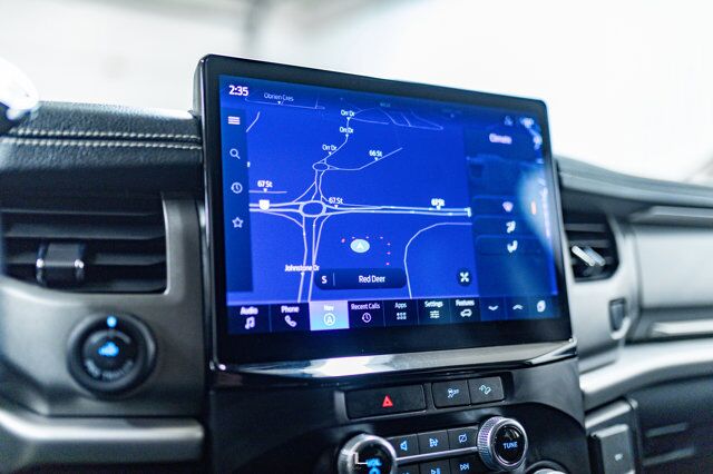 2023 Ford Expedition 4x4 SSV Nav Bcam 3rd Row Red Deer AB