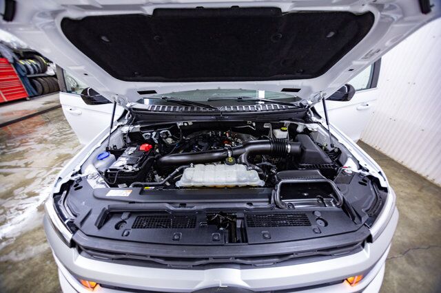 2023 Ford Expedition 4x4 SSV Nav Bcam 3rd Row Red Deer AB