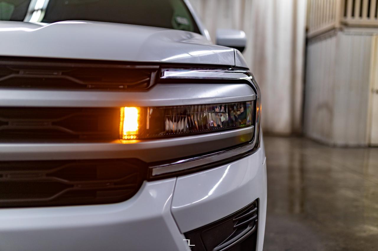 2023 Ford Expedition 4x4 XLT Luxury Leather Nav BCam Red Deer AB