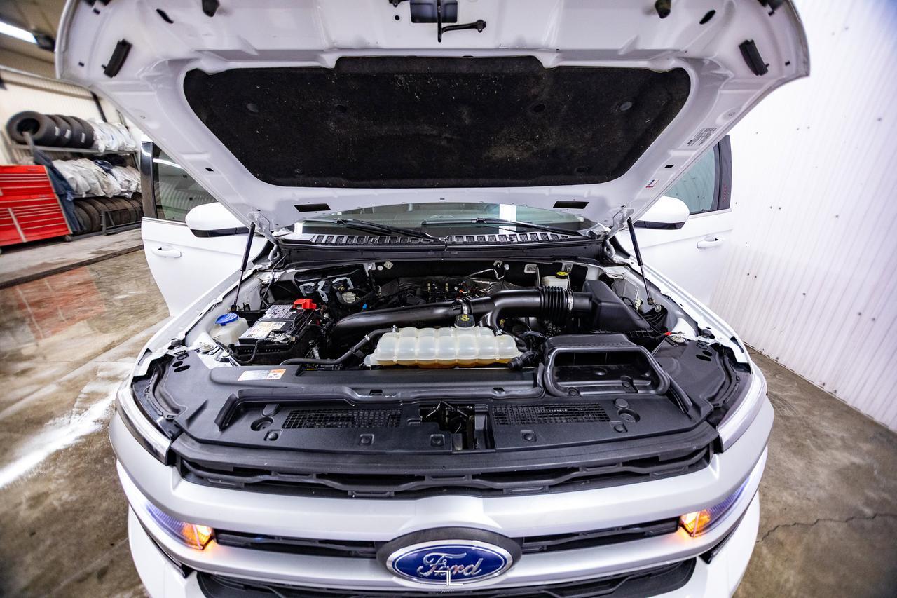 2023 Ford Expedition 4x4 XLT Luxury Leather Nav BCam Red Deer AB