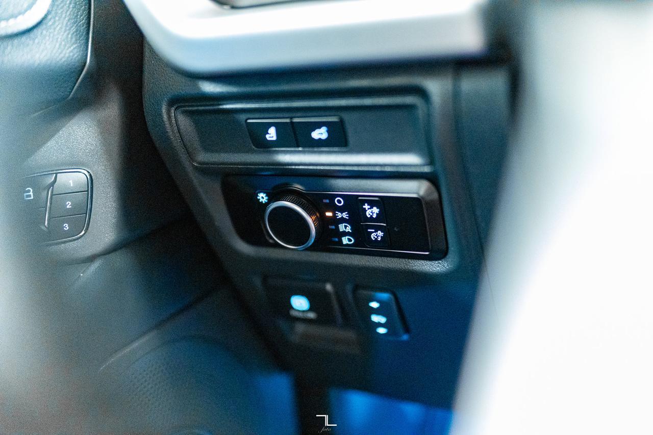 2023 Ford Expedition 4x4 XLT Luxury Leather Nav BCam Red Deer AB