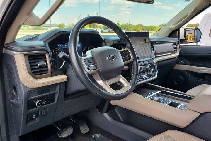 2023 Ford Expedition Limited  TX