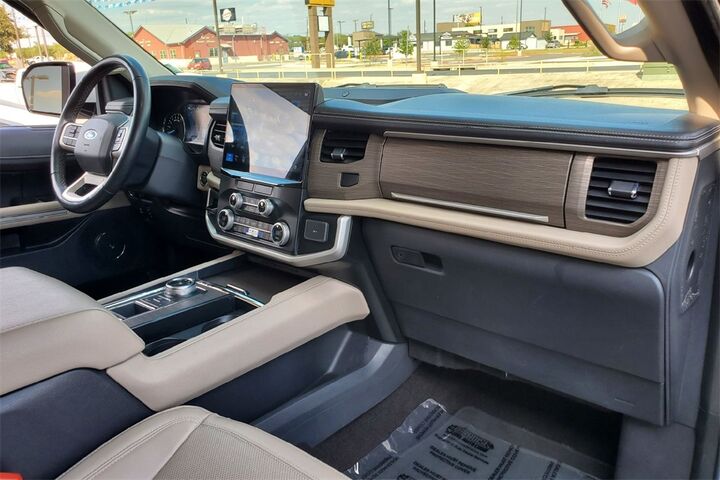 2023 Ford Expedition Limited  TX