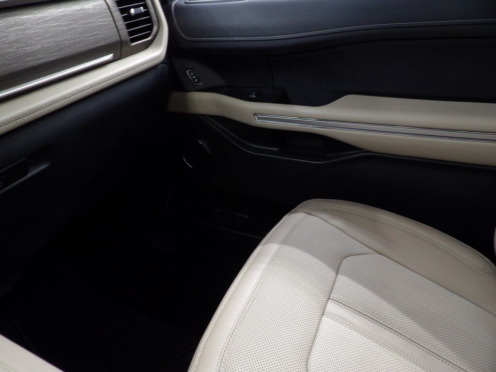 2023 Ford Expedition Limited 4WD 7 Passenger Fond du Lac WI