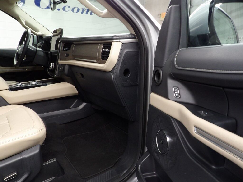 2023 Ford Expedition Limited 4WD 7 Passenger Fond du Lac WI