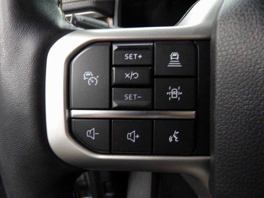 2023 Ford Expedition Limited 4WD 7 Passenger Fond du Lac WI
