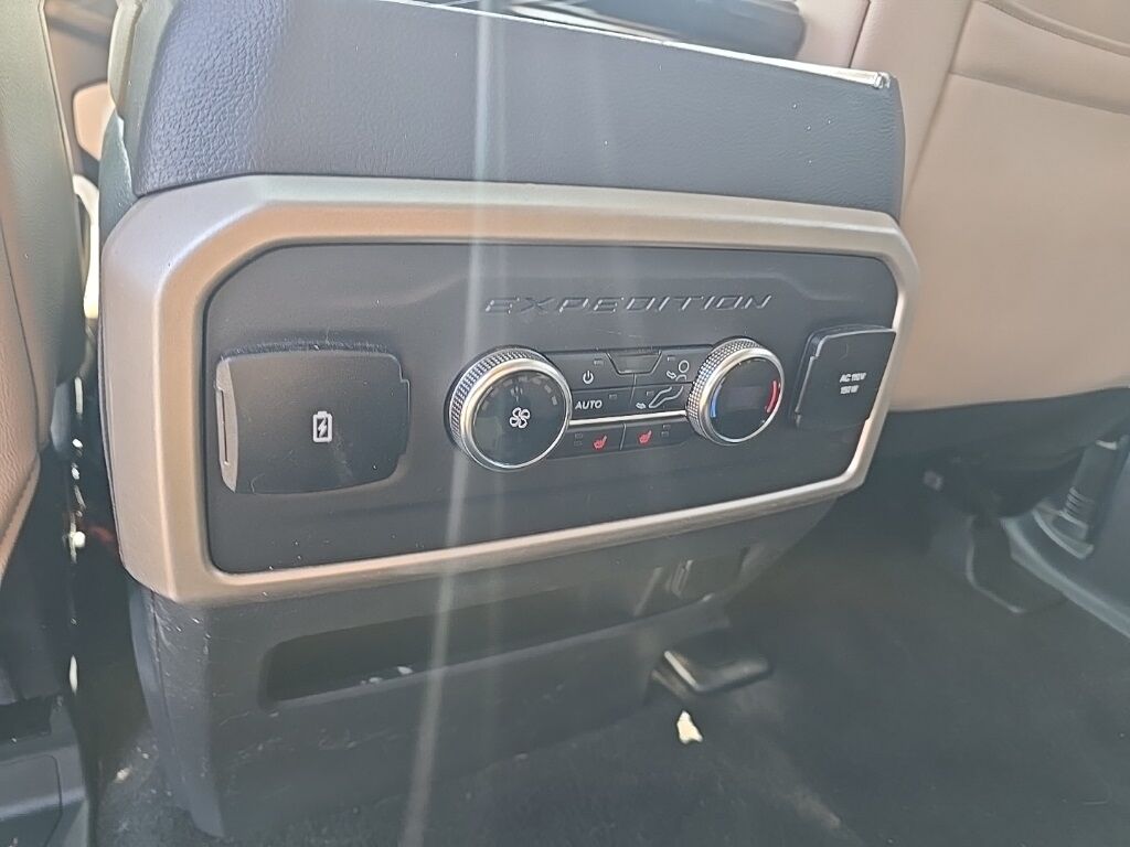 2023 Ford Expedition Limited 4WD 7 Passenger Fond du Lac WI