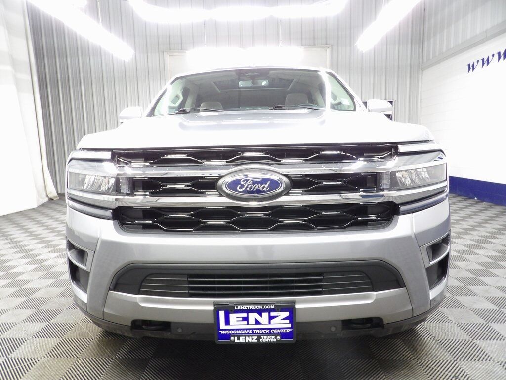 2023 Ford Expedition Limited 4WD 7 Passenger Fond du Lac WI