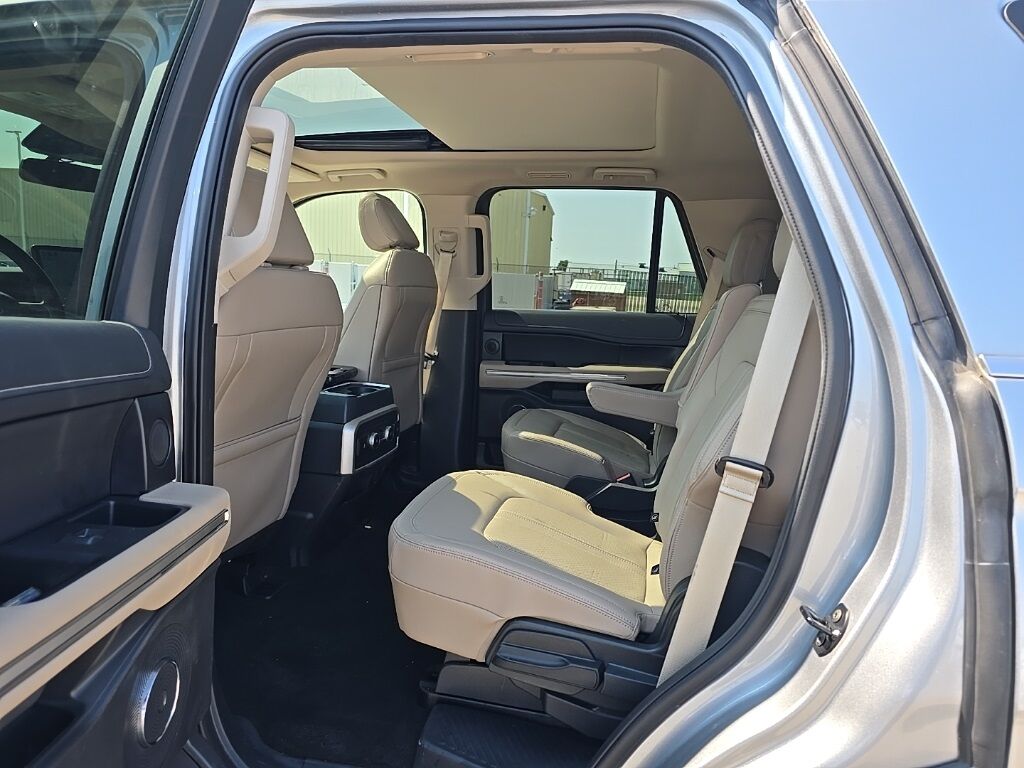 2023 Ford Expedition Limited 4WD 7 Passenger Fond du Lac WI