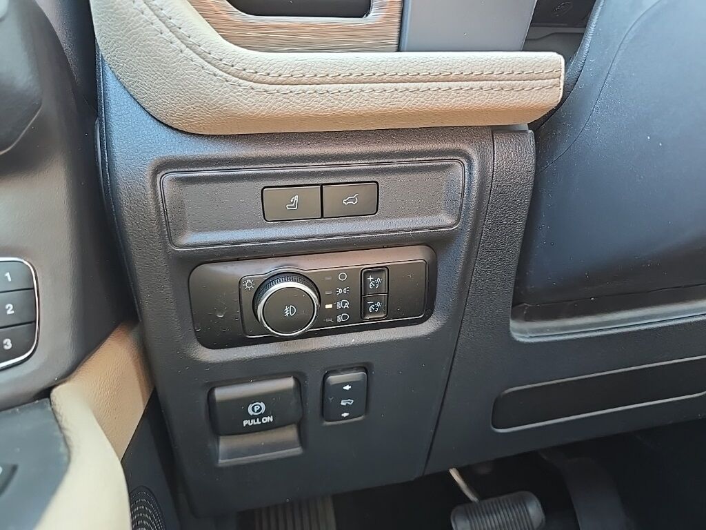 2023 Ford Expedition Limited 4WD 7 Passenger Fond du Lac WI