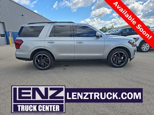 2023_Ford_Expedition_Limited 4WD 7 Passenger_ Fond du Lac WI