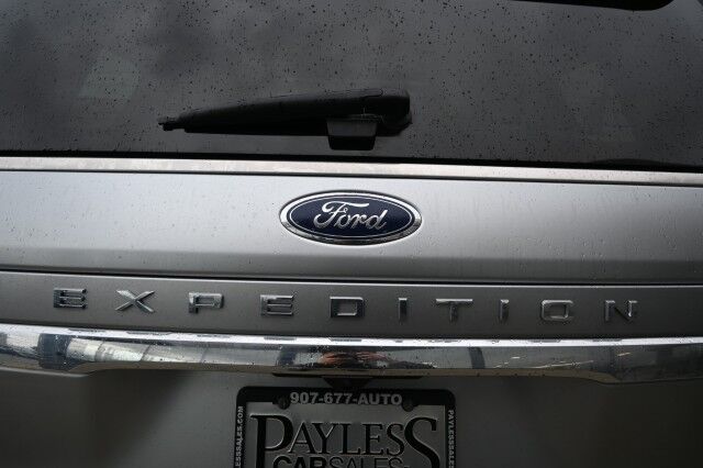 2023 Ford Expedition Limited / 4X4 / Auto Start / Heated & Cooled Leather Seats / Heated Steering Wheel / Sunroof / NAV / B&O Speakers / Adaptive Cruise / Lane Depart & Blind Spot / Rear Captain Chairs / 3rd Row / Seats 7 / 1-Owner Anchorage AK
