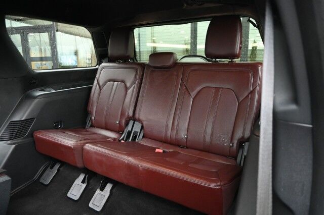 2023 Ford Expedition Limited / 4X4 / Auto Start / Heated & Cooled Leather Seats / Heated Steering Wheel / Sunroof / NAV / B&O Speakers / Adaptive Cruise / Lane Depart & Blind Spot / Rear Captain Chairs / 3rd Row / Seats 7 / 1-Owner Anchorage AK