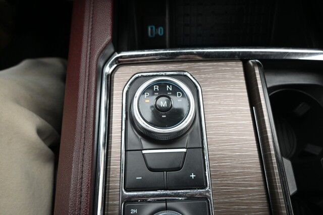 2023 Ford Expedition Limited / 4X4 / Auto Start / Heated & Cooled Leather Seats / Heated Steering Wheel / Sunroof / NAV / B&O Speakers / Adaptive Cruise / Lane Depart & Blind Spot / Rear Captain Chairs / 3rd Row / Seats 7 / 1-Owner Anchorage AK