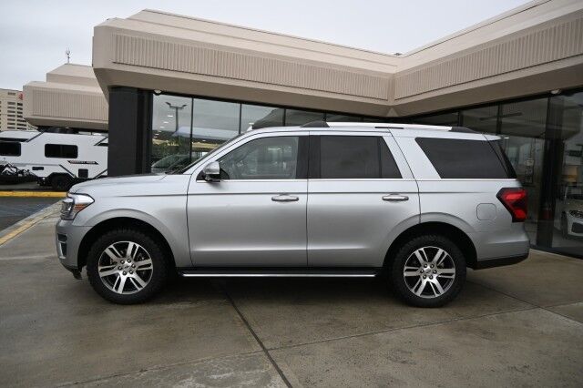 2023 Ford Expedition Limited / 4X4 / Auto Start / Heated & Cooled Leather Seats / Heated Steering Wheel / Sunroof / NAV / B&O Speakers / Adaptive Cruise / Lane Depart & Blind Spot / Rear Captain Chairs / 3rd Row / Seats 7 / 1-Owner Anchorage AK