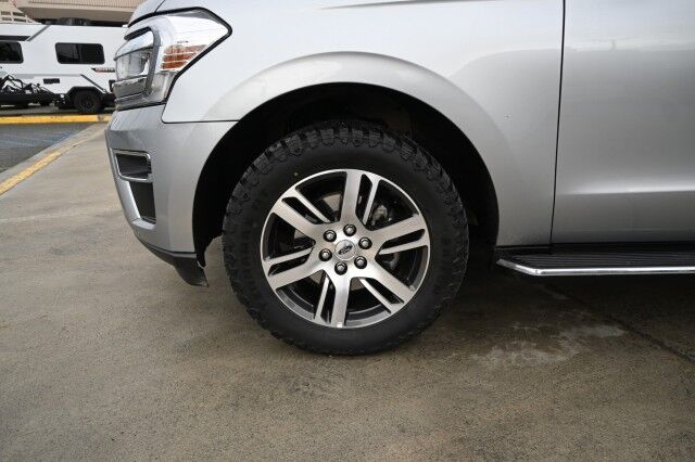 2023 Ford Expedition Limited / 4X4 / Auto Start / Heated & Cooled Leather Seats / Heated Steering Wheel / Sunroof / NAV / B&O Speakers / Adaptive Cruise / Lane Depart & Blind Spot / Rear Captain Chairs / 3rd Row / Seats 7 / 1-Owner Anchorage AK