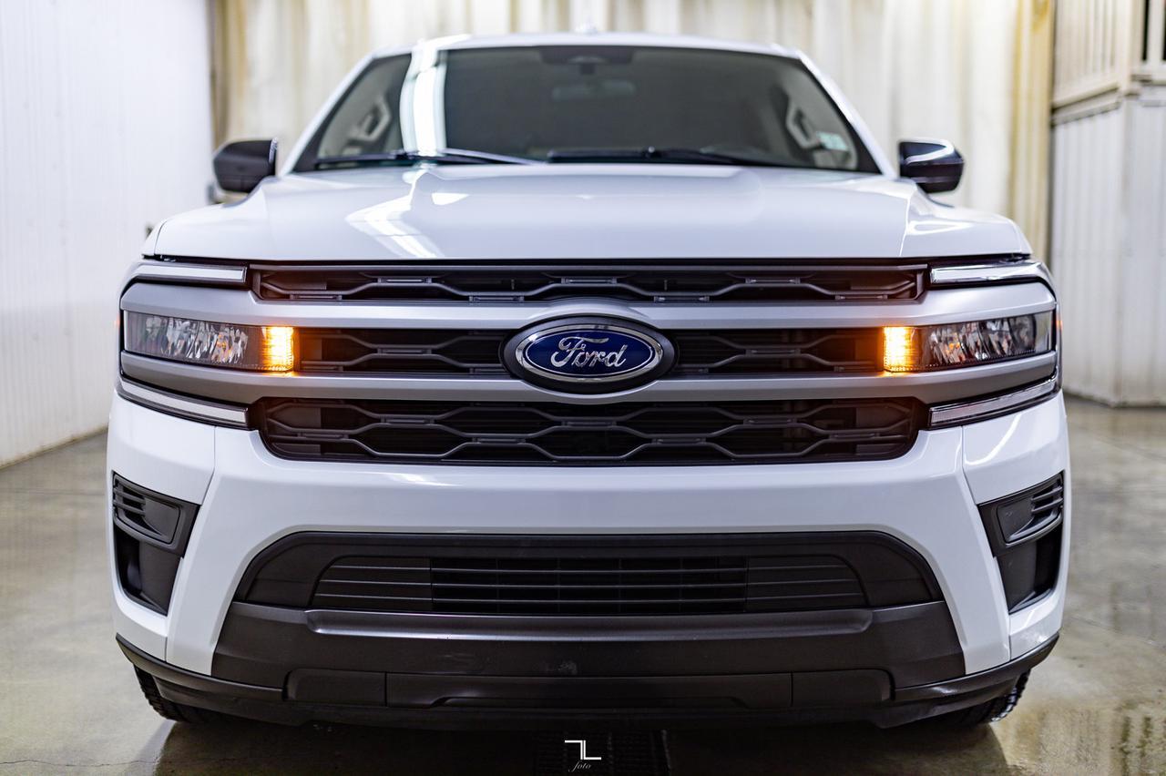 2023 Ford Expedition Max 4x4 SSV Nav Bcam 3rd Row Red Deer AB