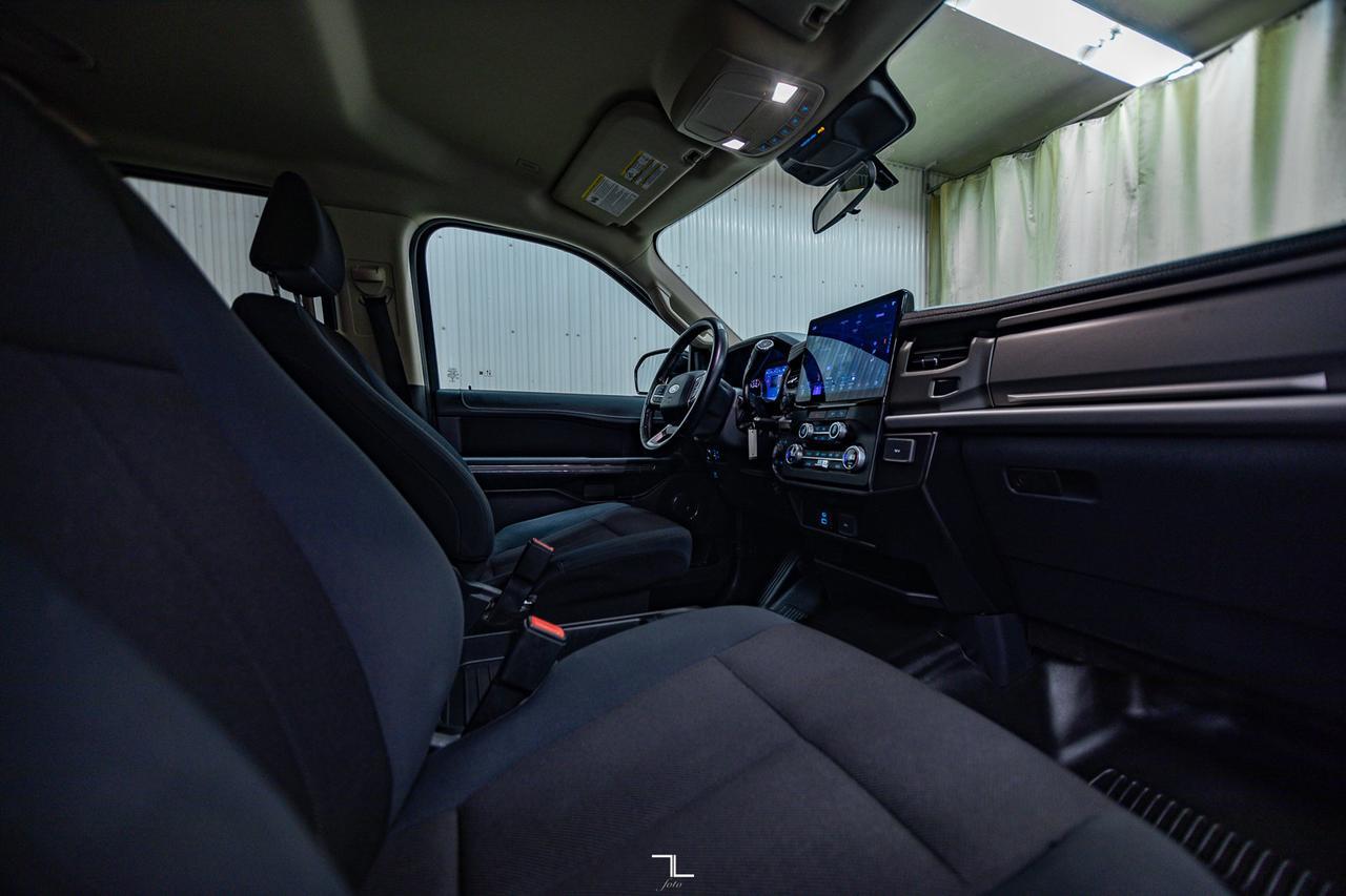 2023 Ford Expedition Max 4x4 SSV Nav Bcam 3rd Row Red Deer AB