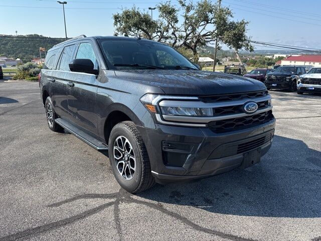 2023 Ford Expedition Max XLT  TX