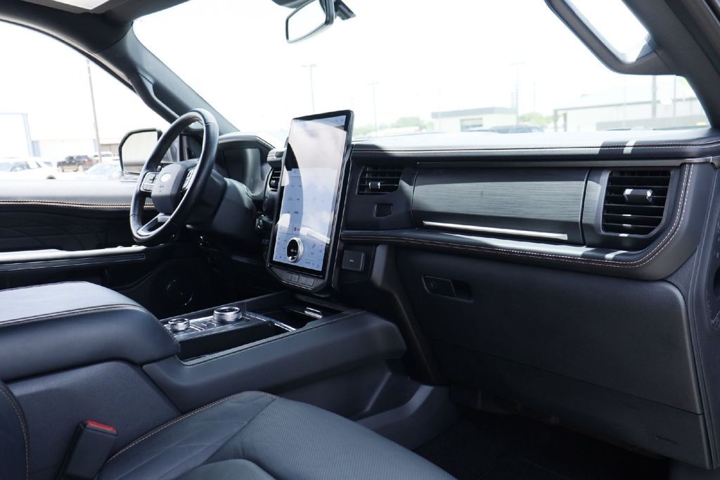 2023 Ford Expedition Platinum Hondo TX