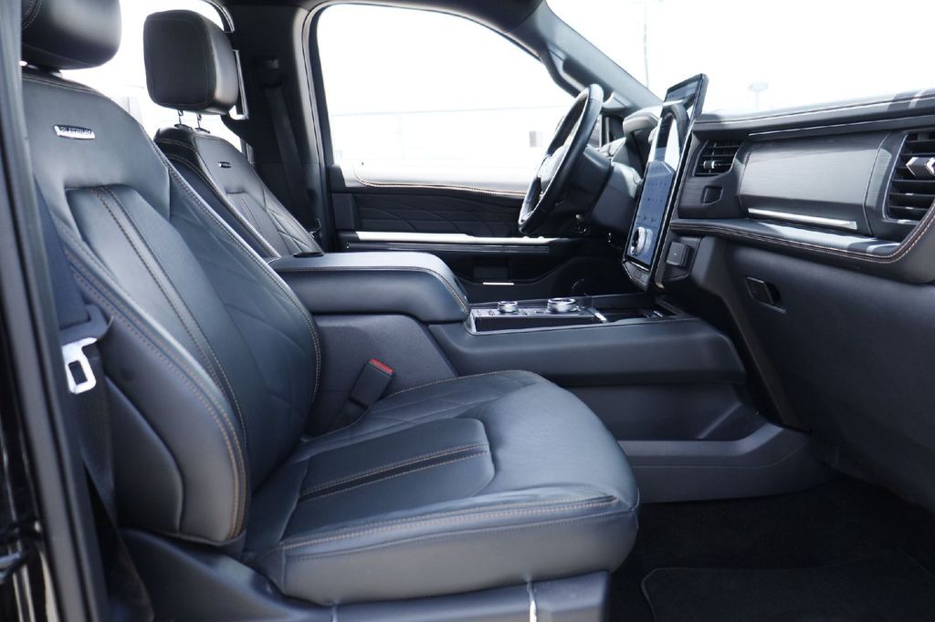 2023 Ford Expedition Platinum Hondo TX