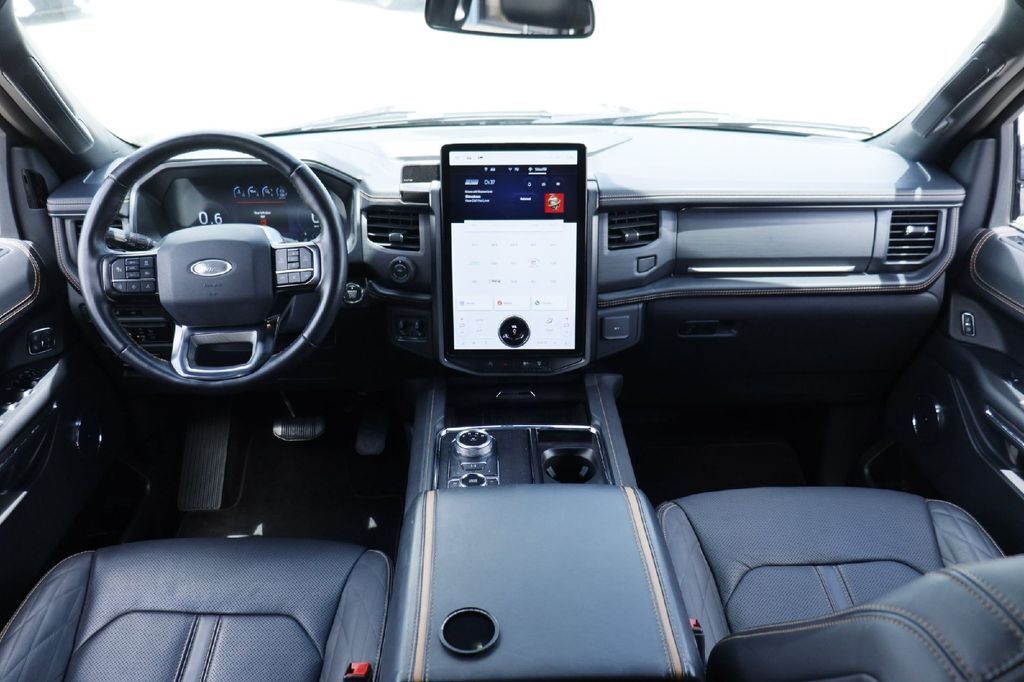 2023 Ford Expedition Platinum Hondo TX