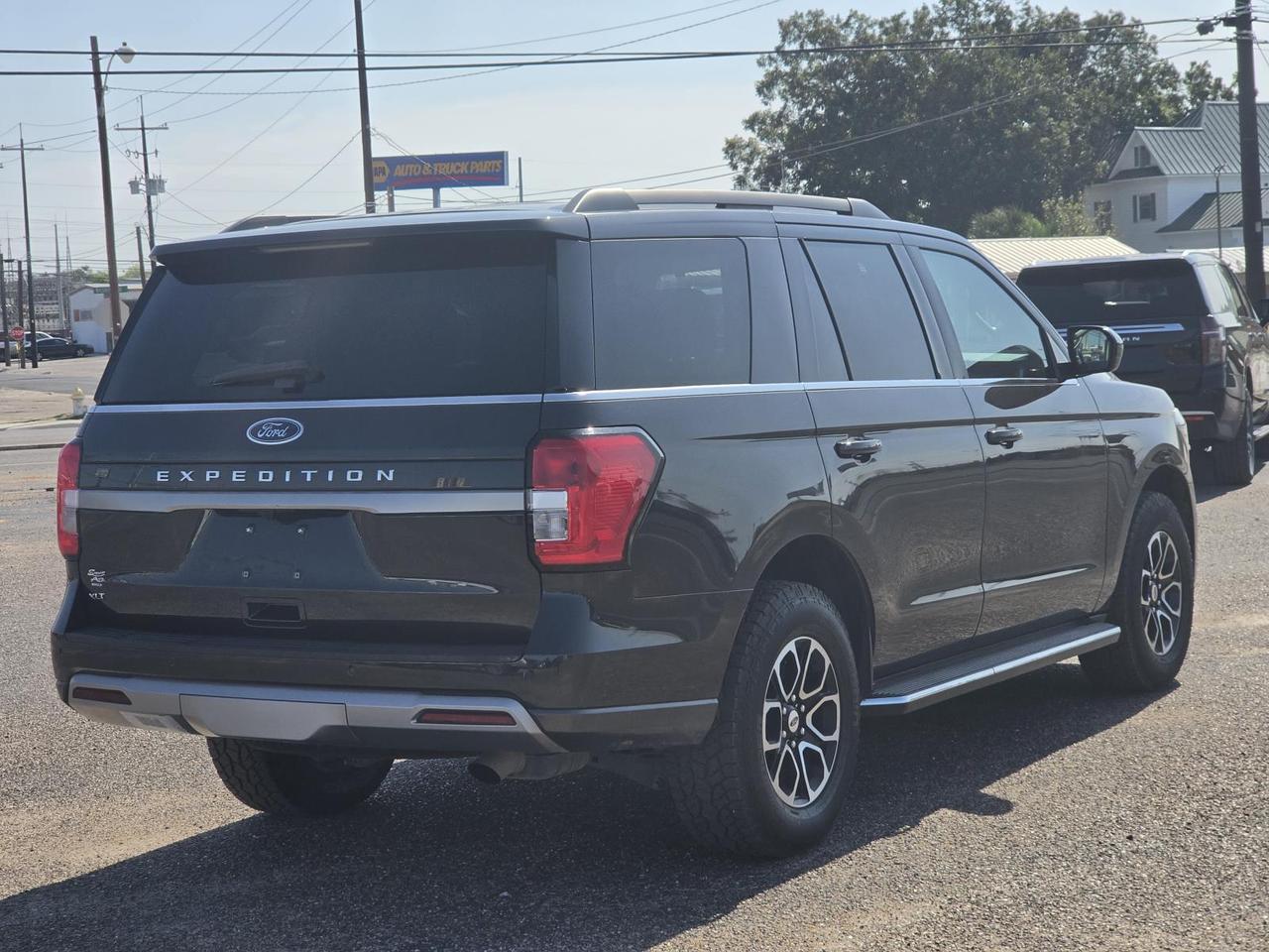 2023 Ford Expedition XLT 4x2