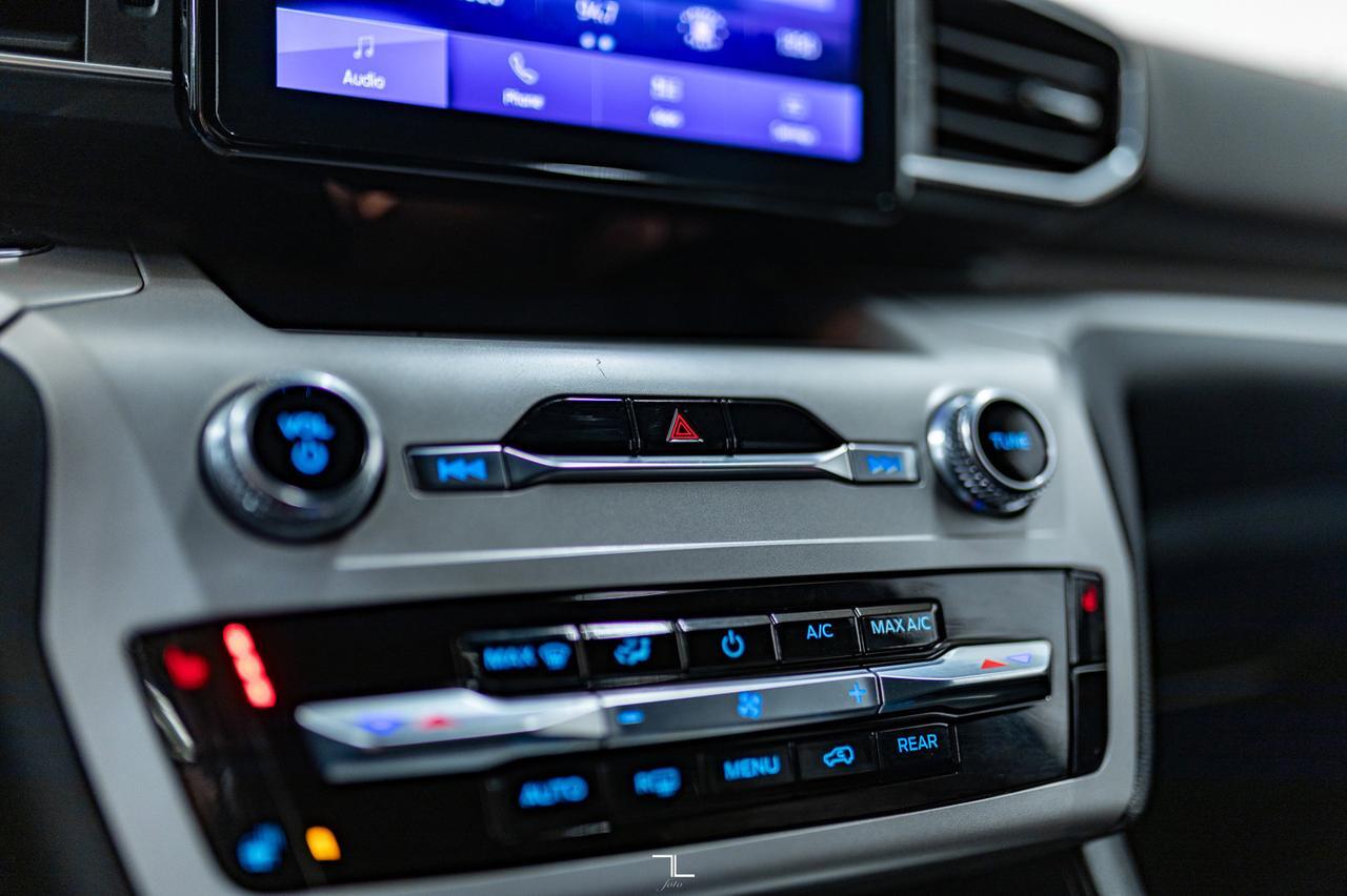 2023 Ford Explorer AWD XLT Leather BCam Red Deer AB