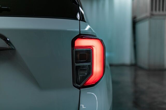 2023 Ford Explorer AWD XLT Leather BCam Red Deer AB