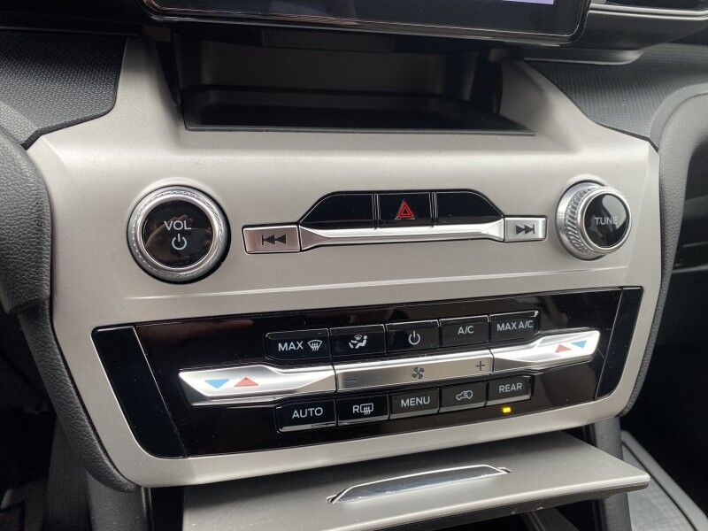 2023 Ford Explorer Base Springfield PA