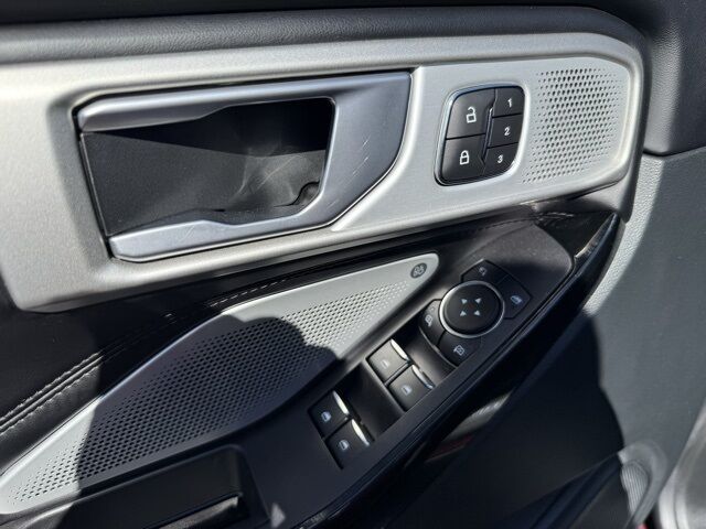 2023 Ford Explorer Platinum  TX