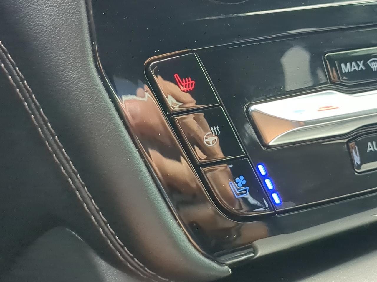 2023 Ford Explorer Platinum Appleton WI